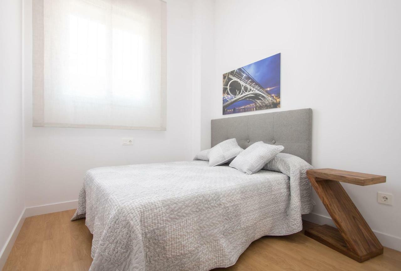 Murallas de Sevilla Apartamento con garaje 4 pax Exterior foto