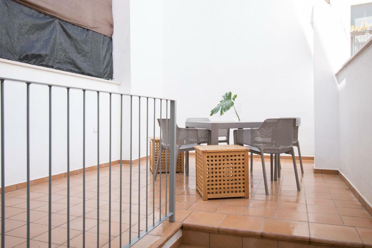 Murallas de Sevilla Apartamento con garaje 4 pax Exterior foto