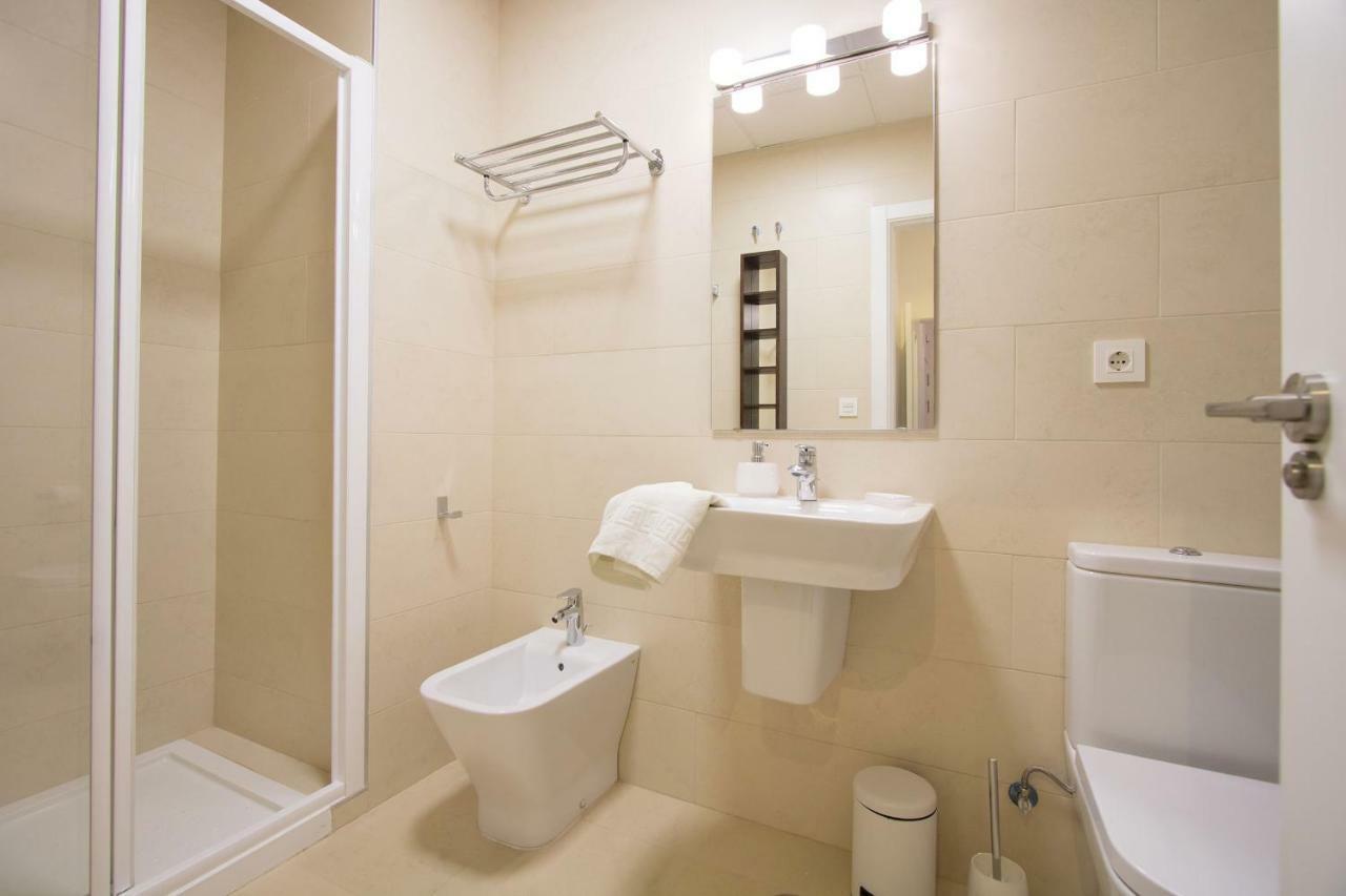 Murallas de Sevilla Apartamento con garaje 4 pax Exterior foto