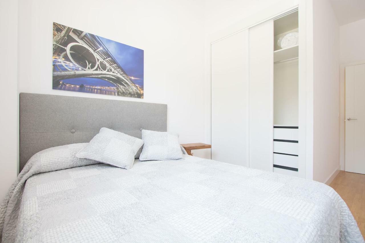Murallas de Sevilla Apartamento con garaje 4 pax Exterior foto