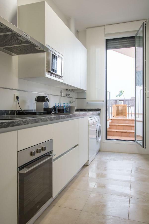Murallas de Sevilla Apartamento con garaje 4 pax Exterior foto